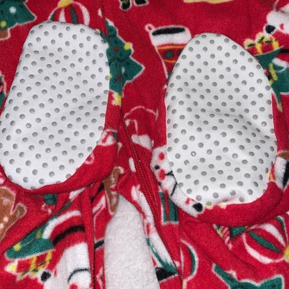 The Children’s place fleece Christmas footie pajamas, size 18-24 months - Picture 3 of 5